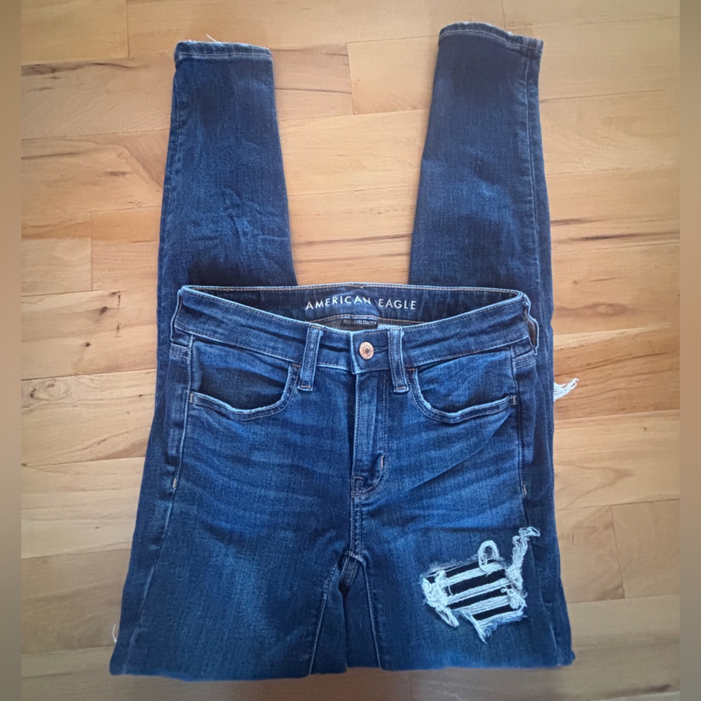 American Eagle Next Level Stretch Women's Dark Blue Distressed Skinny Jeans